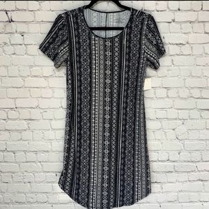 ***BOBBIE BROOKS T SHIRT DRESS. CASUAL STRETCH DRESS SIZE XL***